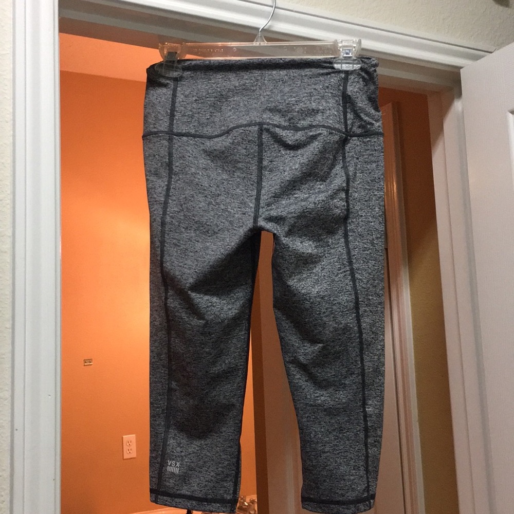 Victoria Secret Active Capris leggings